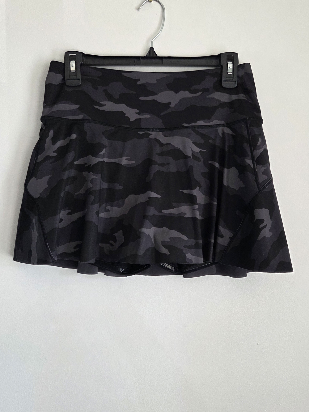 Athleta Black & Gray Camo Circle Skort